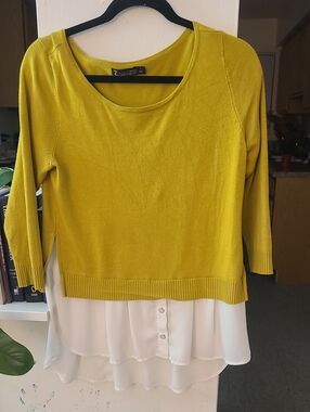 7th Avenue Yellow Layered Sweater with White Hem